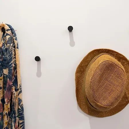 Style & Stone Πανσιόν