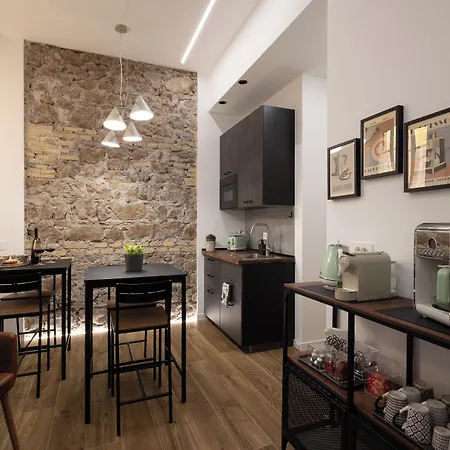 Style & Stone 4*